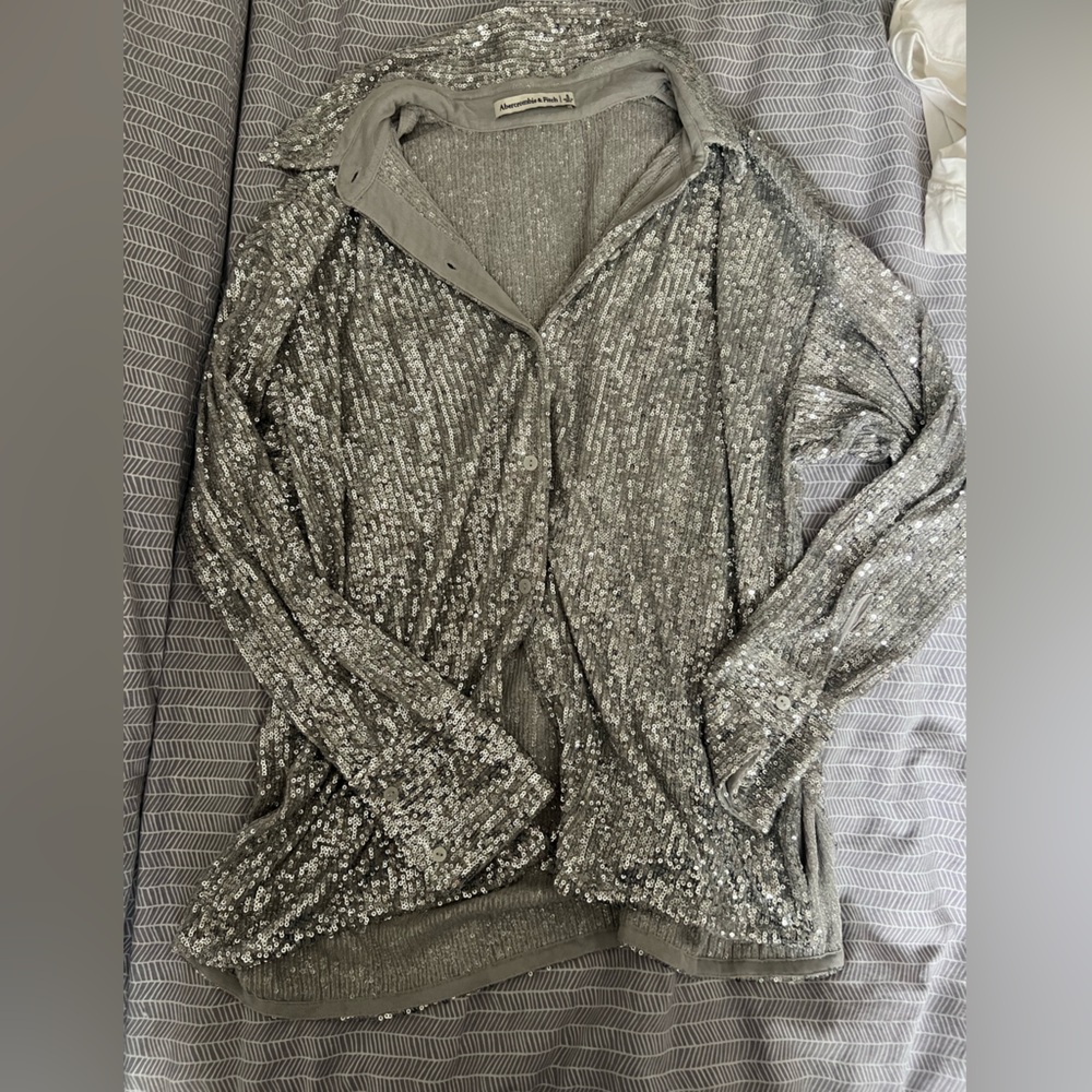 Abercrombie and Fitch Silver Sequin top size small NWT